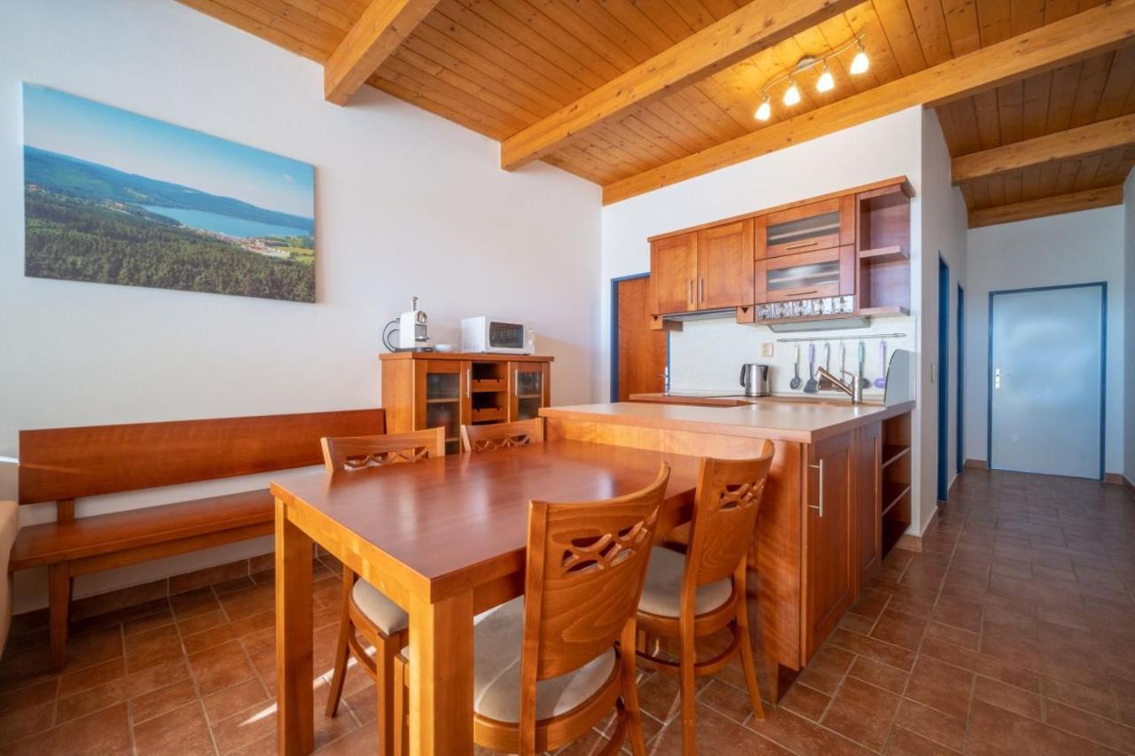 Apartment Doky D8 - Lipno Home リプノ・ナト・ヴルタヴォウ エクステリア 写真